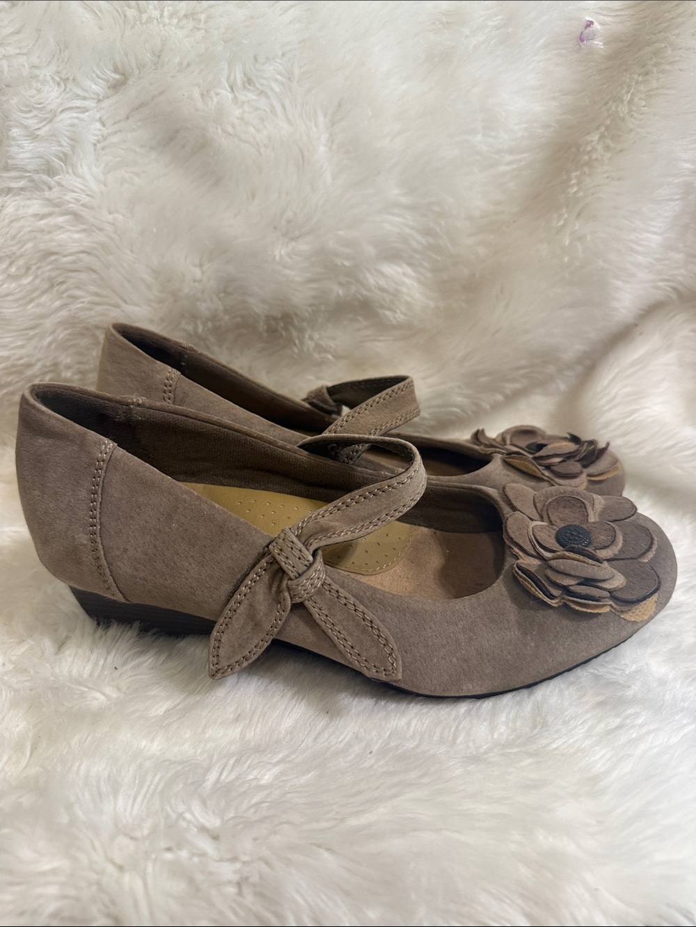 Earth Spirit Floral Mary Jane Wedge Shoes Taupe Suede Size 7.5 NWOT - Picture 2 of 7